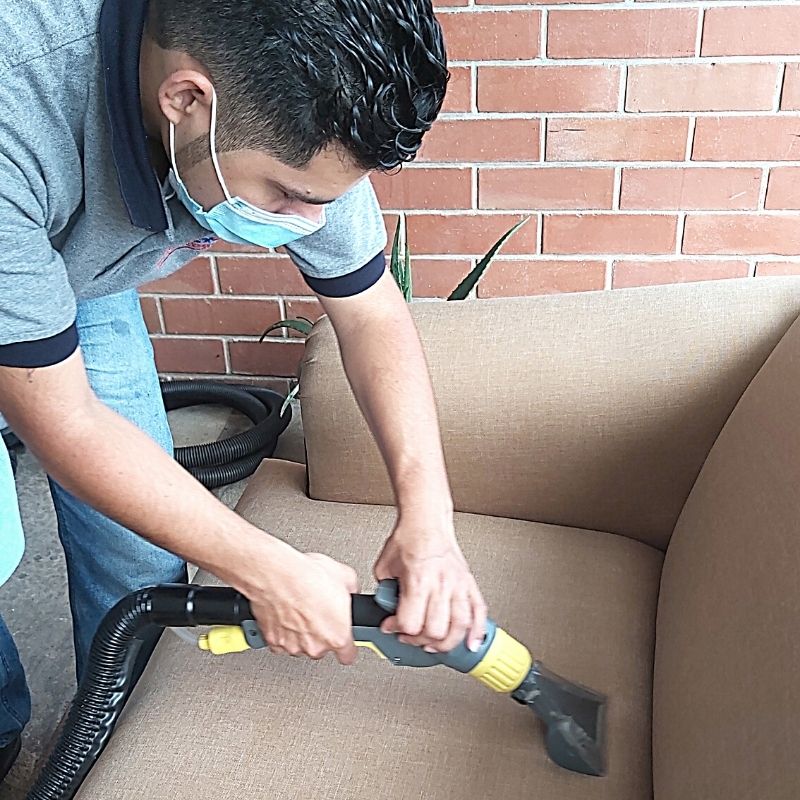 limpieza de muebles de sala